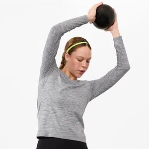 Final Price: ATHLETA In Motion Seamless Heathered Gray Long Sleeve. Size: Medium